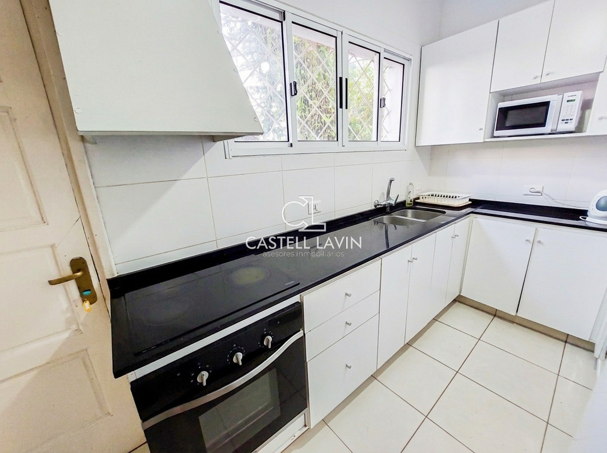Casa ID.102 - Alquiler Anual Casa 4 Dormitorios Playa Mansa Punta del Este