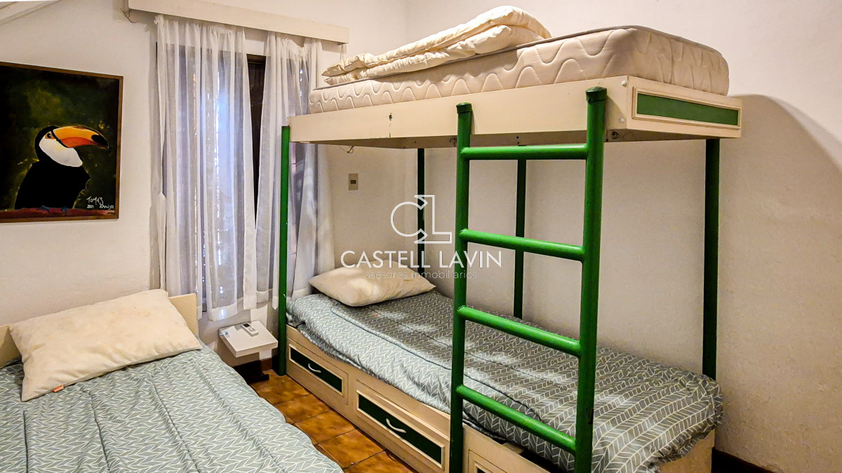 Casa ID.20 - Venta Casa 7 Dormitorios con Piscina Playa Mansa