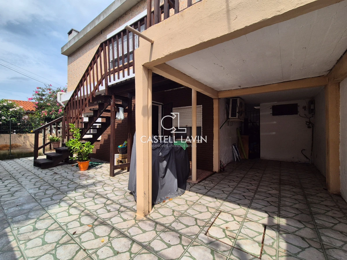 Casa ID.302 - Venta Casa 5 Dormitorios Barrio Rivera Maldonado 