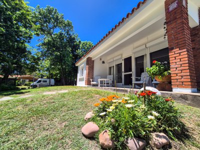 Alquiler Temporal Casa 3 Dormitorios Lugano Punta del Este
