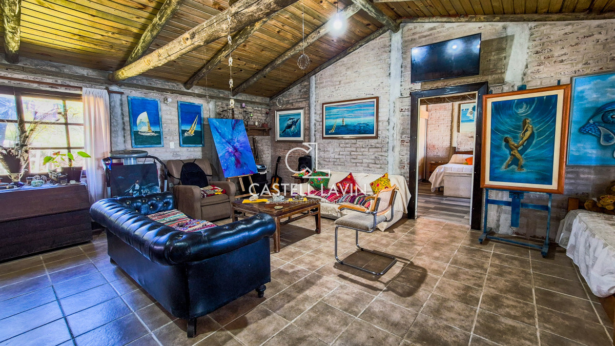Chacra ID.9 - Venta Chacra con Piscina Climatizada 3 Dormitorios Las Cañas Maldonado 