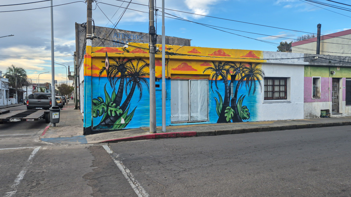 Venta Local con Casa en Esquina Centro Maldonado