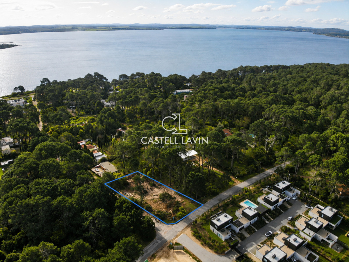 Terreno ID.1298 - Venta Terreno Esquinero Club del Lago Pubta Ballena