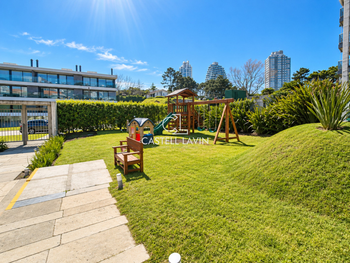 Apartamento ID.1374 - Venta Apartamento 3 Dormitorios con Terraza Jardin Mansa Punta del Este