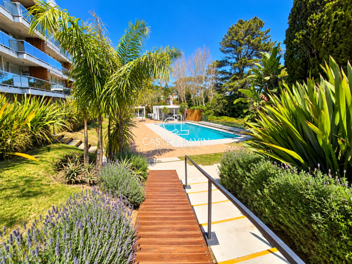 Apartamento ID.1374 - Venta Apartamento 3 Dormitorios con Terraza Jardin Mansa Punta del Este