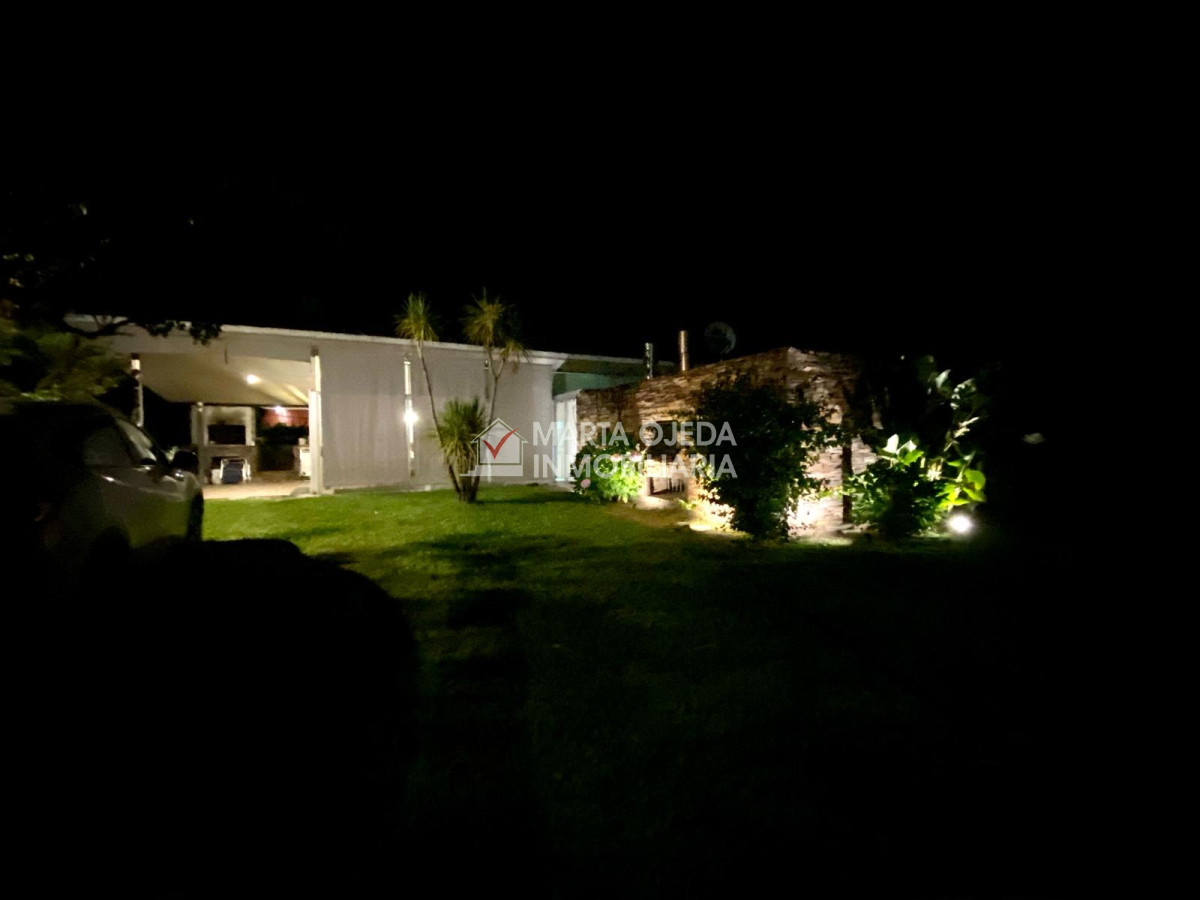 Casa ID.40823 - Casa en venta de 2 dormitorios en Pinares, Punta del Este