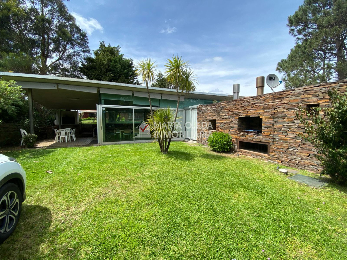 Casa ID.40823 - Casa en venta de 2 dormitorios en Pinares, Punta del Este