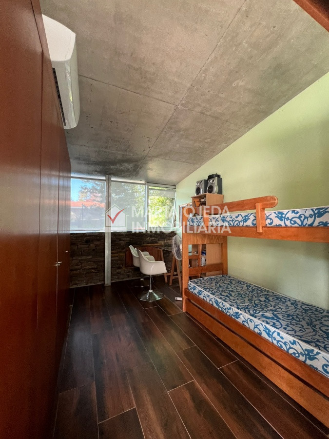 Casa ID.40823 - Casa en venta de 2 dormitorios en Pinares, Punta del Este