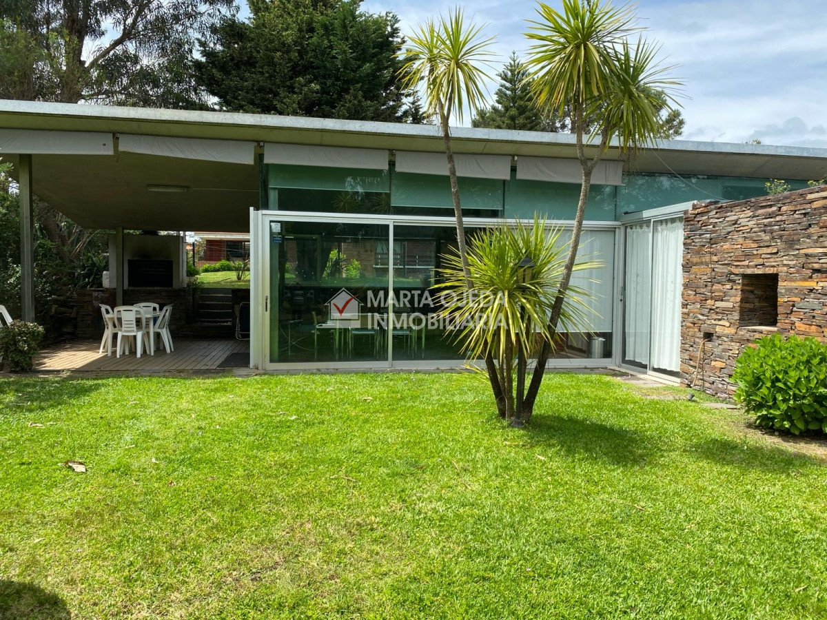 Casa ID.40823 - Casa en venta de 2 dormitorios en Pinares, Punta del Este