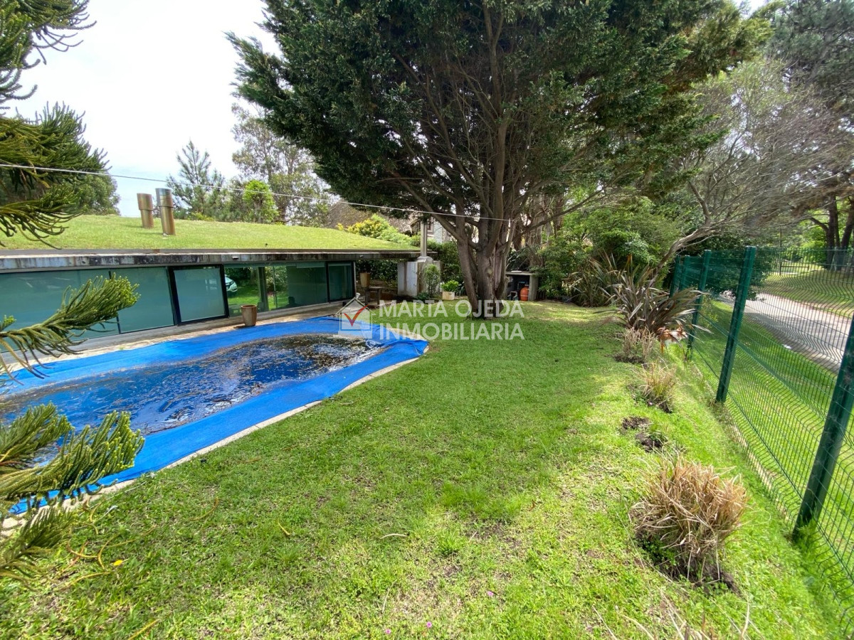 Casa ID.40823 - Casa en venta de 2 dormitorios en Pinares, Punta del Este