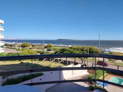 Apartamento en venta de 1 dormitorio en primera linea del mar, Playa Mansa