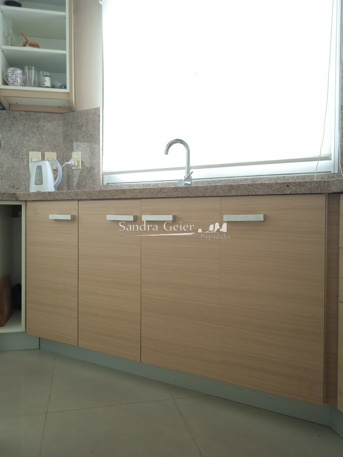 Apartamento ID.2426 - Apartamento en venta de 2 dormitorios, en zona céntrica con variedad de servicios. Punta del Este. 