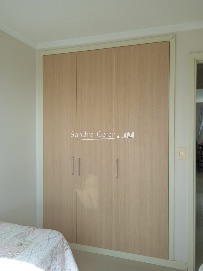 Apartamento ID.2426 - Apartamento en venta de 2 dormitorios, en zona céntrica con variedad de servicios. Punta del Este. 