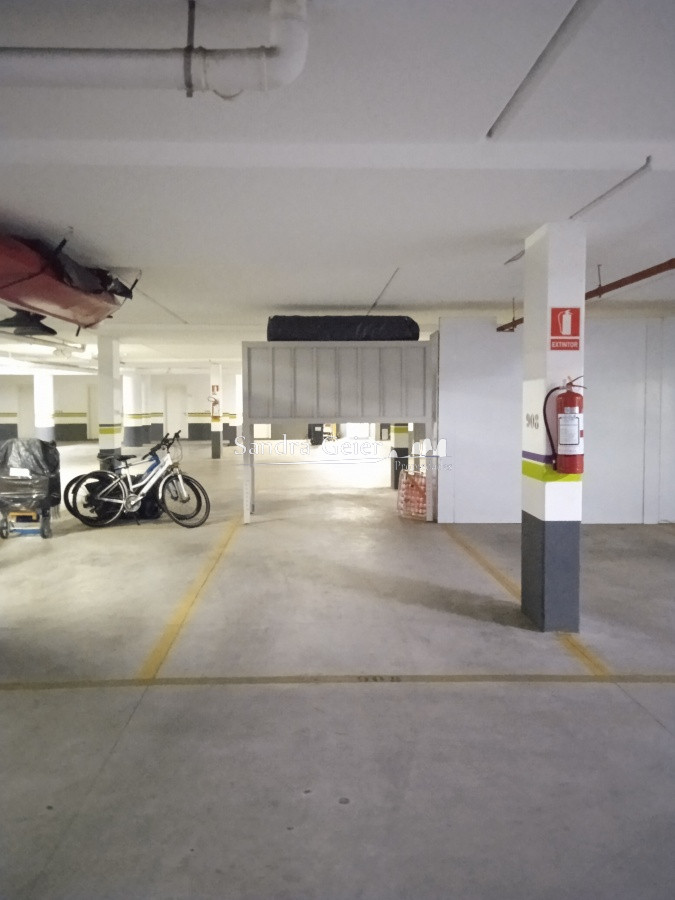 Apartamento ID.2426 - Apartamento en venta de 2 dormitorios, en zona céntrica con variedad de servicios. Punta del Este. 
