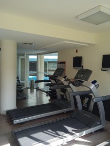 Apartamento ID.2426 - Apartamento en venta de 2 dormitorios, en zona céntrica con variedad de servicios. Punta del Este. 