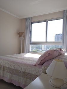 Apartamento ID.2426 - Apartamento en venta de 2 dormitorios, en zona céntrica con variedad de servicios. Punta del Este. 
