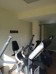 Apartamento ID.2426 - Apartamento en venta de 2 dormitorios, en zona céntrica con variedad de servicios. Punta del Este. 