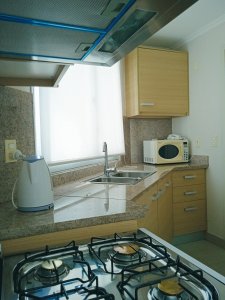 Apartamento ID.2426 - Apartamento en venta de 2 dormitorios, en zona céntrica con variedad de servicios. Punta del Este. 