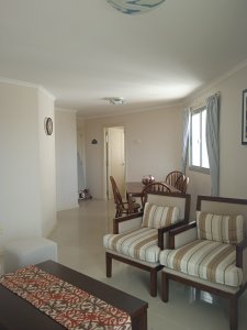 Apartamento ID.2426 - Apartamento en venta de 2 dormitorios, en zona céntrica con variedad de servicios. Punta del Este. 
