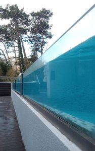 Apartamento ID.2427 - Amplio apartamento de 2 dormitorios y 2 baños, ubicado en un punto estratégico, cerca de todo, con terraza tipo patio.