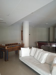 Apartamento ID.2426 - Apartamento en venta de 2 dormitorios, en zona céntrica con variedad de servicios. Punta del Este. 