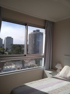 Apartamento ID.2426 - Apartamento en venta de 2 dormitorios, en zona céntrica con variedad de servicios. Punta del Este. 