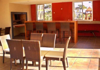 Apartamento ID.2426 - Apartamento en venta de 2 dormitorios, en zona céntrica con variedad de servicios. Punta del Este. 
