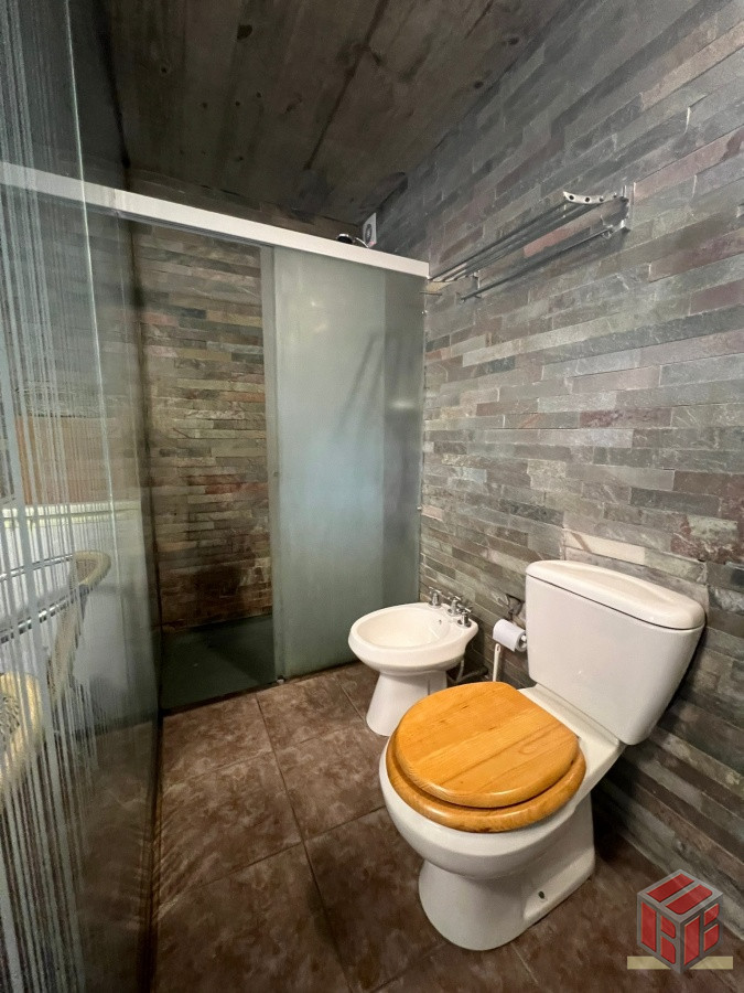 Casa ID.8874 - Casa en venta de 2 dormitorios en Pinares, Punta del Este
