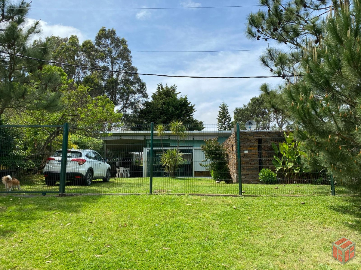 Casa ID.8874 - Casa en venta de 2 dormitorios en Pinares, Punta del Este