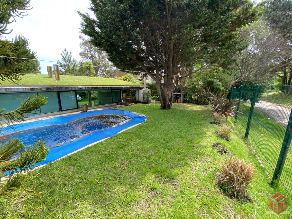 Casa ID.8874 - Casa en venta de 2 dormitorios en Pinares, Punta del Este