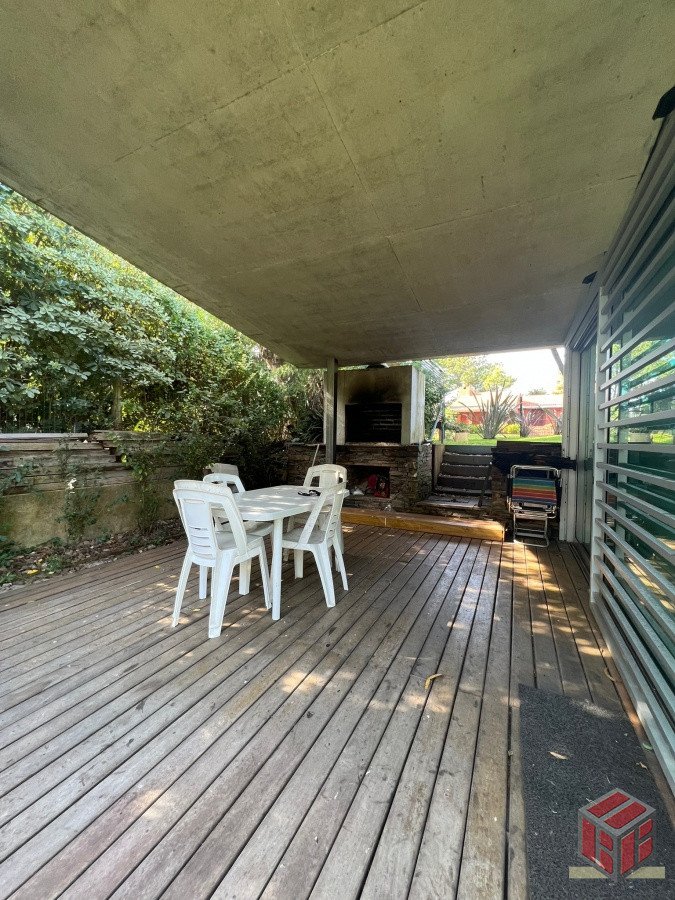 Casa ID.8874 - Casa en venta de 2 dormitorios en Pinares, Punta del Este