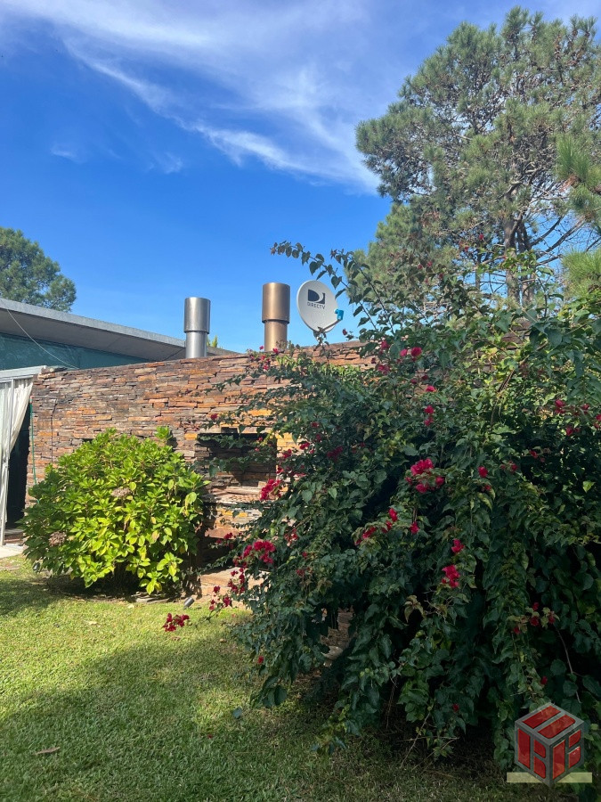 Casa ID.8874 - Casa en venta de 2 dormitorios en Pinares, Punta del Este