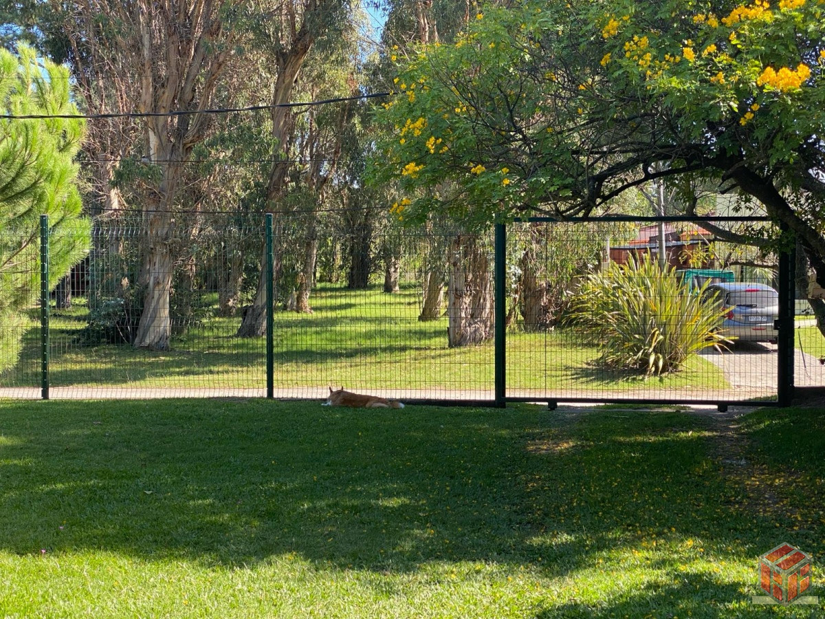 Casa ID.8874 - Casa en venta de 2 dormitorios en Pinares, Punta del Este