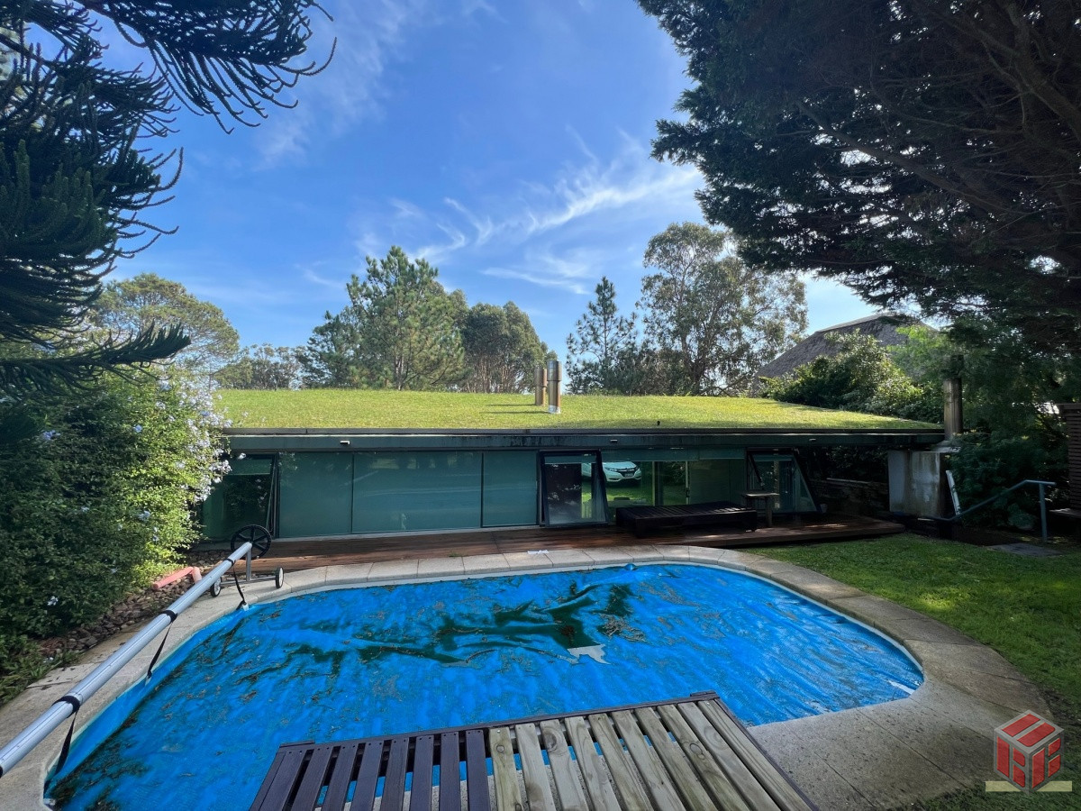 Casa ID.8874 - Casa en venta de 2 dormitorios en Pinares, Punta del Este