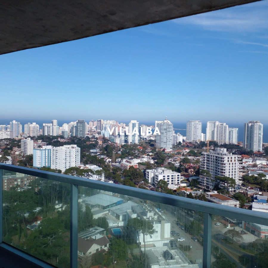 Apartamento ID.3075 - Penthouse en venta sobre Roosevelt. Con vistas inigualables de la ciudad y la playa.