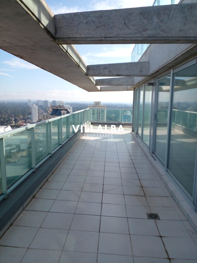 Apartamento ID.3075 - Penthouse en venta sobre Roosevelt. Con vistas inigualables de la ciudad y la playa.