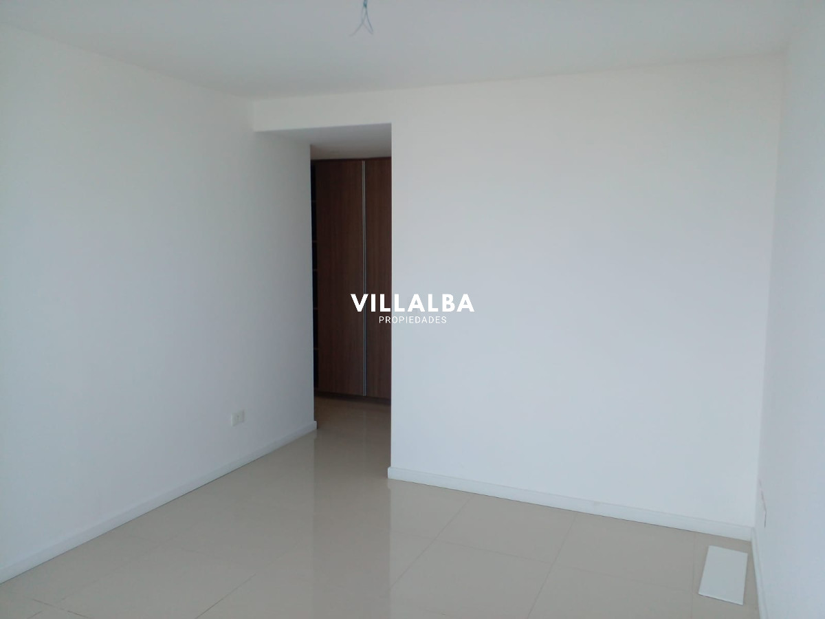 Apartamento ID.3075 - Penthouse en venta sobre Roosevelt. Con vistas inigualables de la ciudad y la playa.