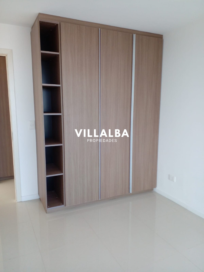 Apartamento ID.3075 - Penthouse en venta sobre Roosevelt. Con vistas inigualables de la ciudad y la playa.