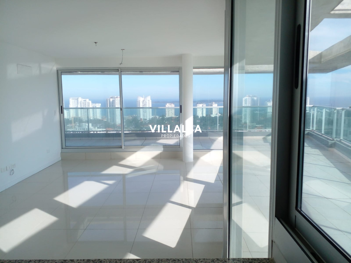 Apartamento ID.3075 - Penthouse en venta sobre Roosevelt. Con vistas inigualables de la ciudad y la playa.