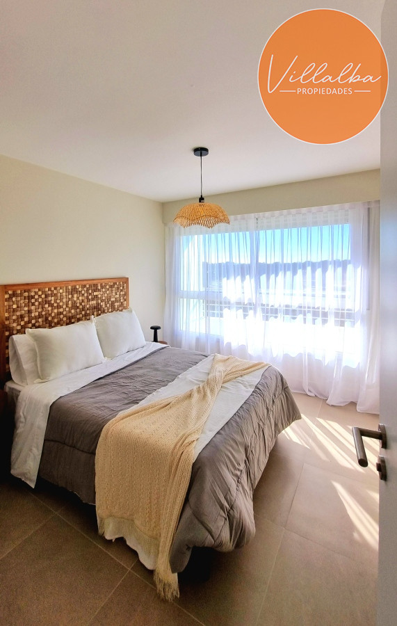 Apartamento ID.3088 - Amplio apartamento de 1 dormitorio, con 2 baños. Balcón, Losa radiante, en edificio con todos los Amenities. Ideal para todo el año. Punta del Este. 
