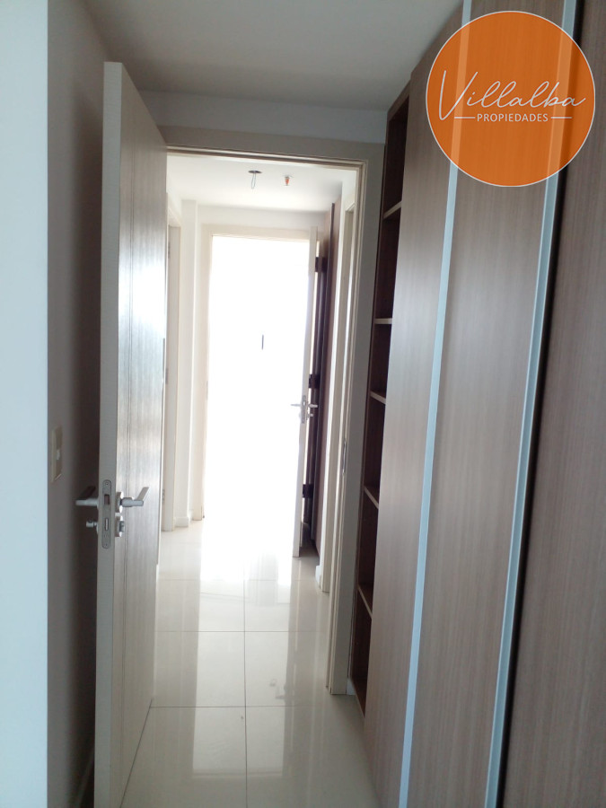 Apartamento ID.3075 - Penthouse en venta sobre Roosevelt. Con vistas inigualables de la ciudad y la playa.