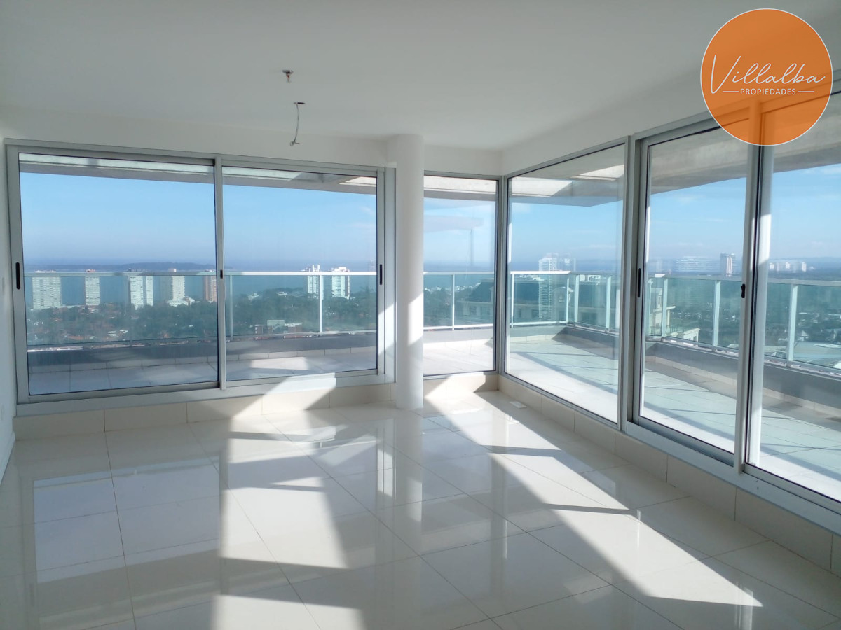 Apartamento ID.3075 - Penthouse en venta sobre Roosevelt. Con vistas inigualables de la ciudad y la playa.