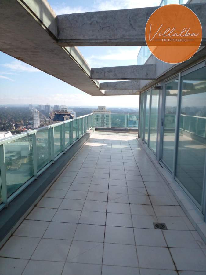 Apartamento ID.3075 - Penthouse en venta sobre Roosevelt. Con vistas inigualables de la ciudad y la playa.