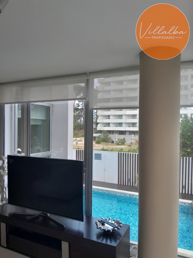 Apartamento ID.3047 - Apartamento tipo casa. Amplia terraza que recorre todos los ambientes. 3 dormitorios y 3 baños. Ubicado en Aidy Grill. PUNTA DEL ESTE.