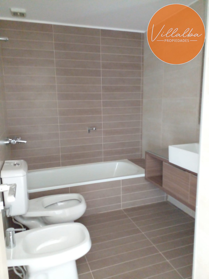 Apartamento ID.3075 - Penthouse en venta sobre Roosevelt. Con vistas inigualables de la ciudad y la playa.