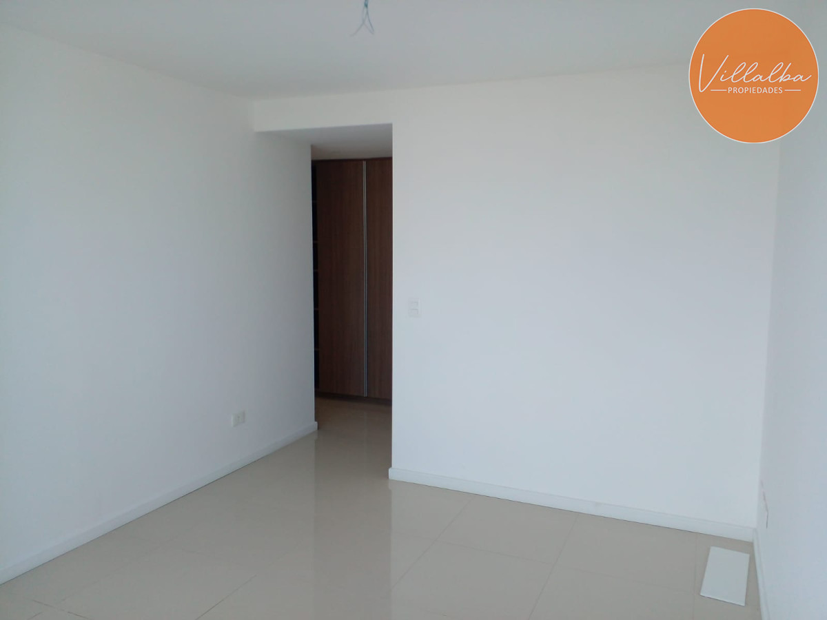 Apartamento ID.3075 - Penthouse en venta sobre Roosevelt. Con vistas inigualables de la ciudad y la playa.