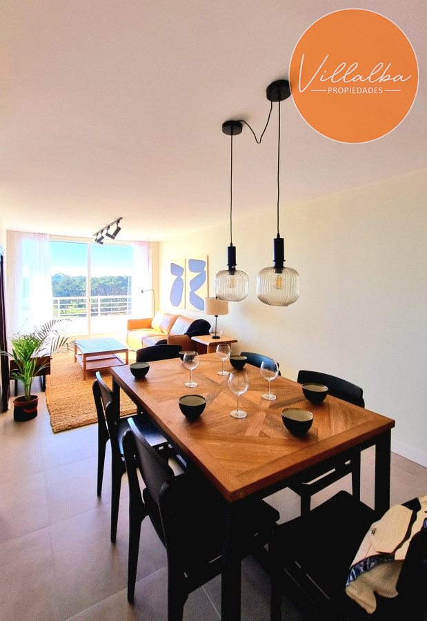 Apartamento ID.3088 - Amplio apartamento de 1 dormitorio, con 2 baños. Balcón, Losa radiante, en edificio con todos los Amenities. Ideal para todo el año. Punta del Este. 