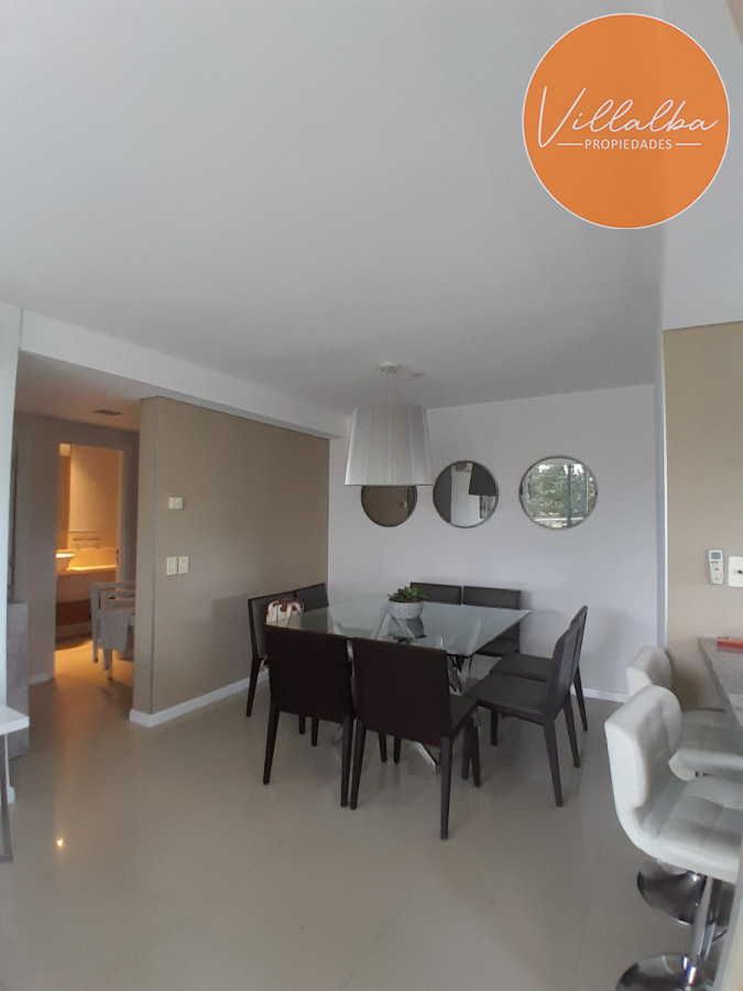 Apartamento ID.3047 - Apartamento tipo casa. Amplia terraza que recorre todos los ambientes. 3 dormitorios y 3 baños. Ubicado en Aidy Grill. PUNTA DEL ESTE.