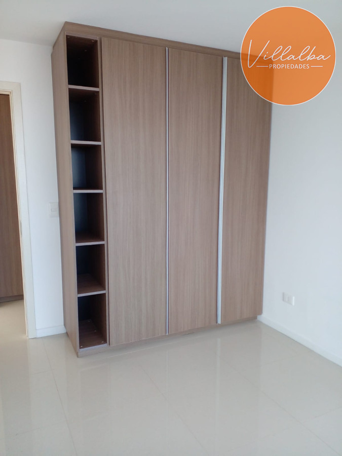 Apartamento ID.3075 - Penthouse en venta sobre Roosevelt. Con vistas inigualables de la ciudad y la playa.