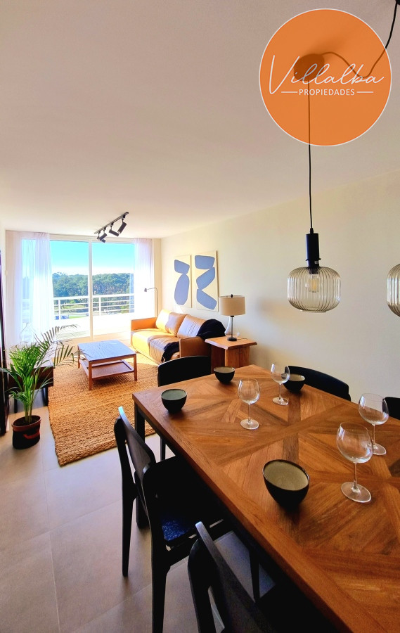 Apartamento ID.3088 - Amplio apartamento de 1 dormitorio, con 2 baños. Balcón, Losa radiante, en edificio con todos los Amenities. Ideal para todo el año. Punta del Este. 